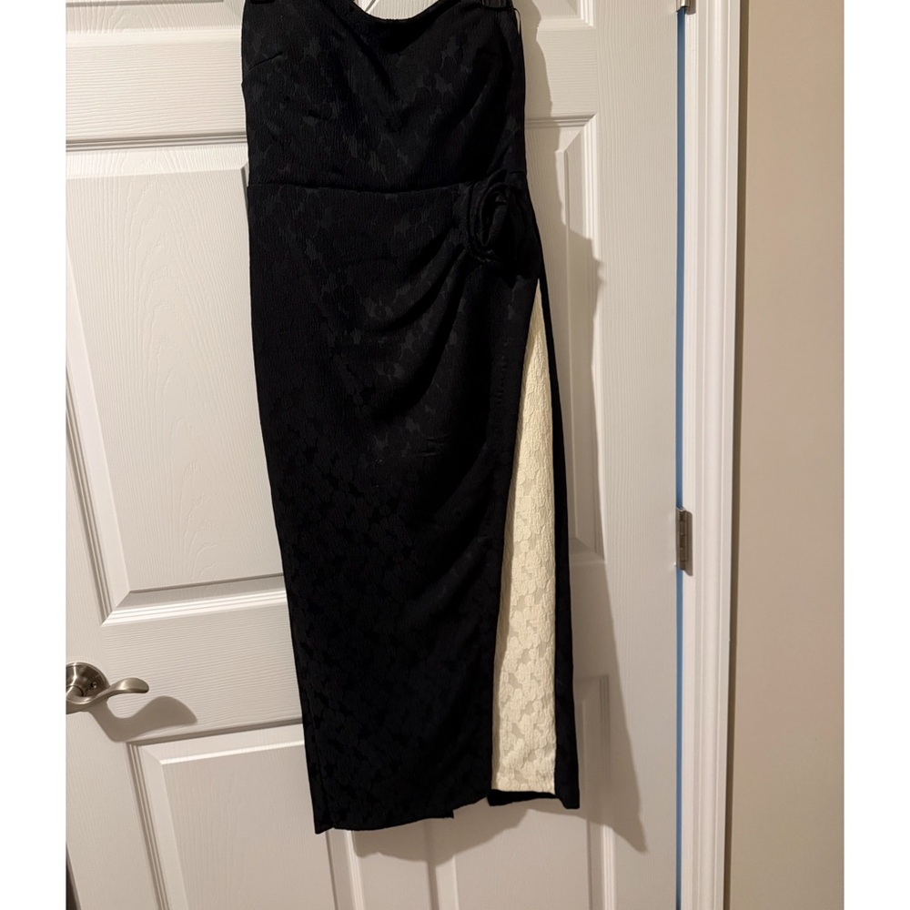 Maison Tara Black Ruched Strapless Cocktail Dress